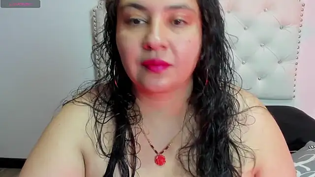 Snapshot of JadeBellee chatting on 27, 5, 2026 JadeBellee online show from 27, 5, 2026