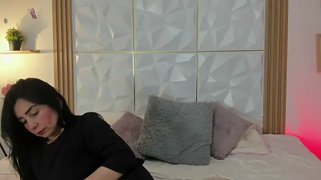 Snapshot of Anniee_333 chatting on 16, 6, 2026 Anniee 333 online show from 16, 6, 2026
