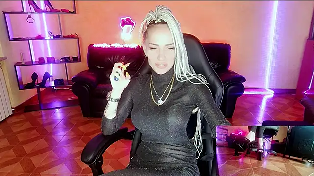 Monicamaxwell online show from 30, 5, 2026