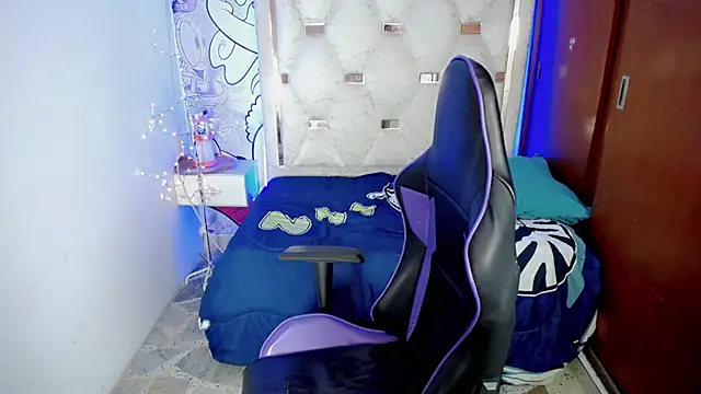 Snapshot of NYC_Bby chatting on 27, 6, 2026 NYC Bby online show from 27, 6, 2026