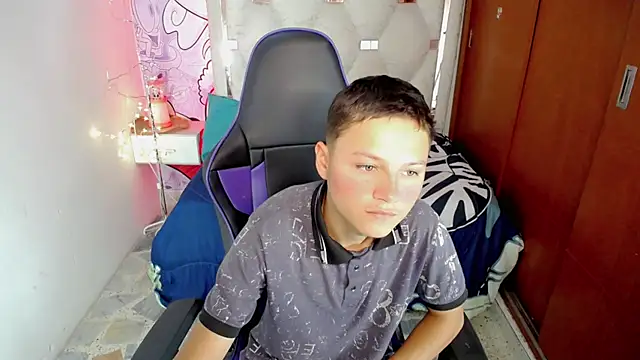 Snapshot of NYC_Bby chatting on 26, 6, 2026 NYC Bby online show from 26, 6, 2026