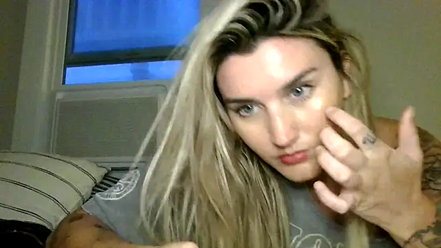 thebeachyblonde online show from 26, 6, 2026