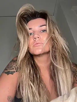 thebeachyblonde online show from 14, 7, 2026