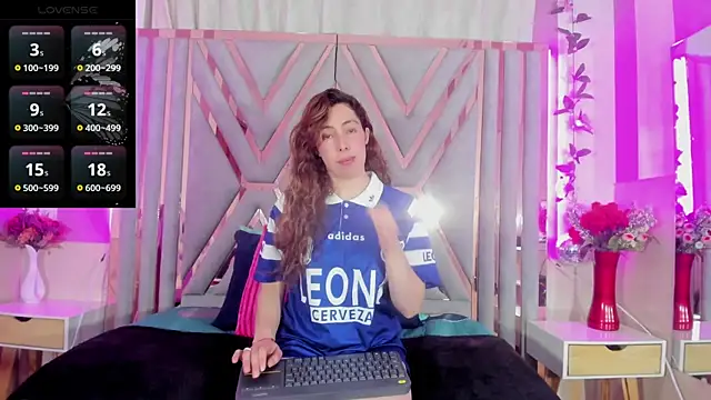 Snapshot of hada_russo chatting on 17, 6, 2026 hada russo online show from 17, 6, 2026