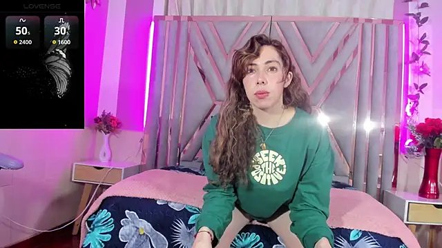 Snapshot of hada_russo chatting on 4, 7, 2026 hada russo online show from 4, 7, 2026