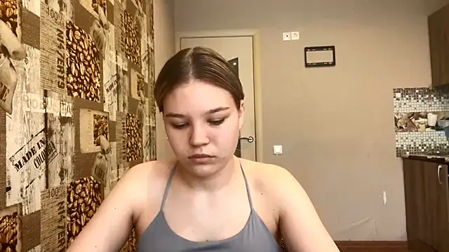 Snapshot of HellyRay chatting on 3, 6, 2026 HellyRay online show from 3, 6, 2026