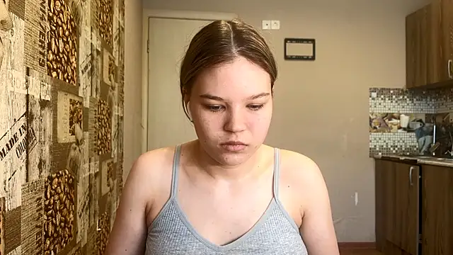 Snapshot of HellyRay chatting on 4, 6, 2026 HellyRay online show from 4, 6, 2026