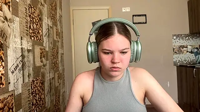 Snapshot of HellyRay chatting on 10, 6, 2026 HellyRay online show from 10, 6, 2026