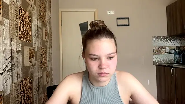 Snapshot of HellyRay chatting on 15, 6, 2026 HellyRay online show from 15, 6, 2026