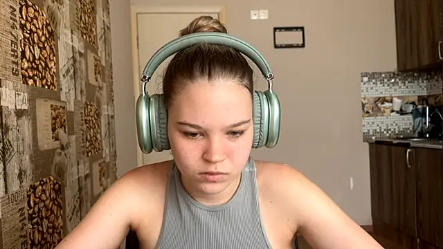 Snapshot of HellyRay chatting on 23, 6, 2026 HellyRay online show from 23, 6, 2026