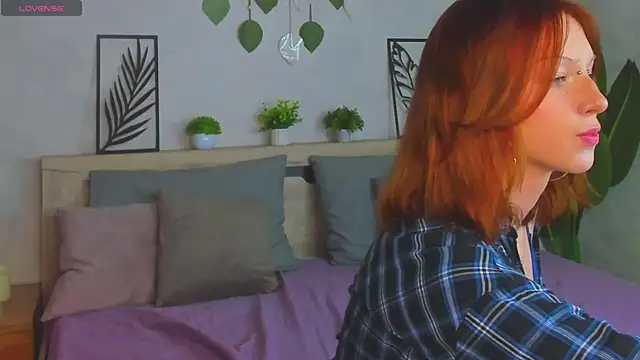 Snapshot of Nelly-May chatting on 5, 7, 2026 Nelly-May online show from 5, 7, 2026