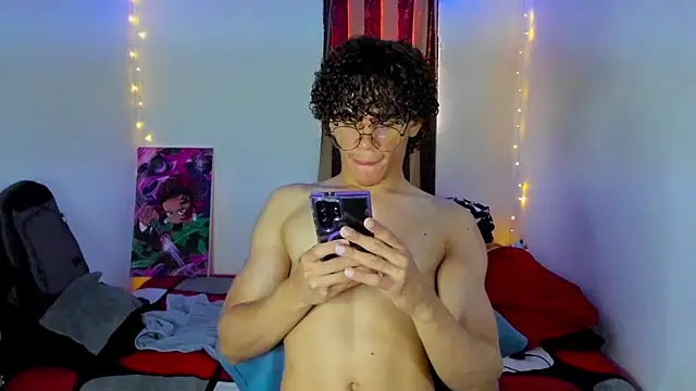 Snapshot of tom_bluees10 chatting on 26, 6, 2026 tom bluees10 online show from 26, 6, 2026