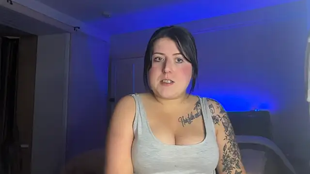 LucyLou31 online show from 13, 6, 2026