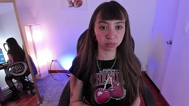 Scarlett  Cooper  1 online show from 13, 6, 2026