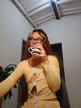 karenarango online show from 4, 6, 2026