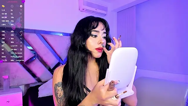 Snapshot of Elena_Tylor chatting on 6, 6, 2026 Elena Tylor online show from 6, 6, 2026