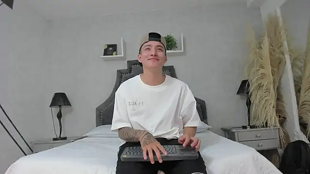 wesley boyy  online show from 23, 5, 2026