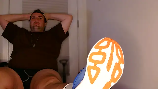 ChubbyGayBigFeet online show from 24, 5, 2026