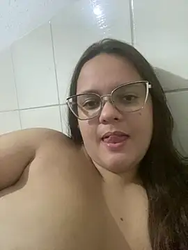 Laryssinha 69 online show from 4, 6, 2026
