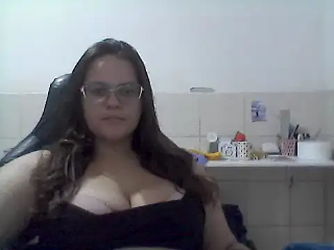 Laryssinha 69 online show from 22, 5, 2026