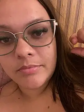 Laryssinha 69 online show from 13, 7, 2026