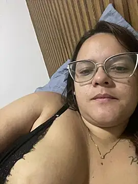 Laryssinha 69 online show from 9, 7, 2026