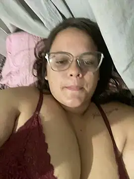 Laryssinha 69 online show from 7, 6, 2026