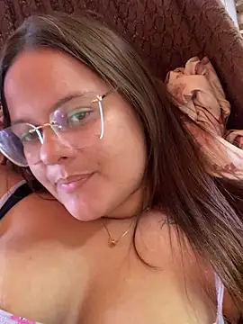 Laryssinha 69 online show from 11, 7, 2026