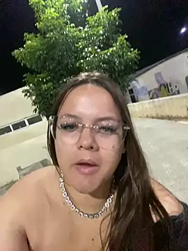 Laryssinha 69 online show from 12, 7, 2026