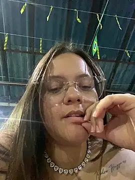 Laryssinha 69 online show from 10, 7, 2026