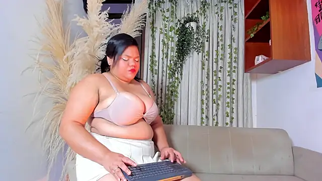 EmilyBanks  online show from 29, 5, 2026