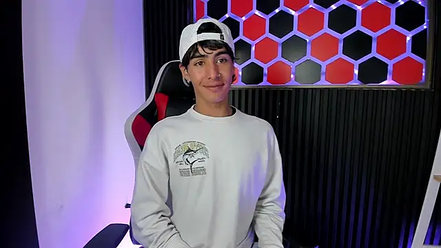 SantyFoxxs online show from 17, 6, 2026