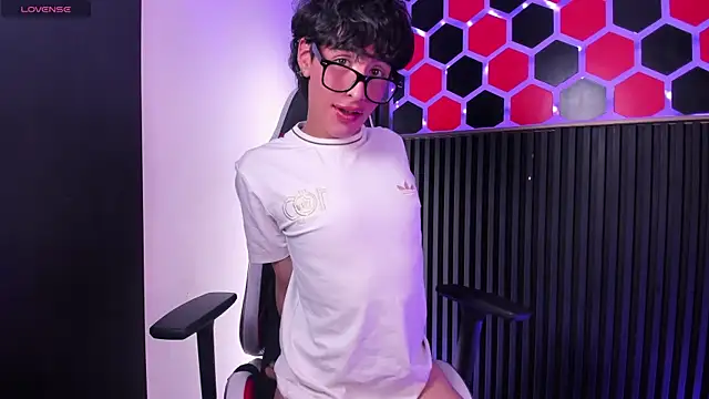 SantyFoxxs online show from 25, 6, 2026
