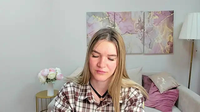 RoxyReignn online show from 7, 6, 2026