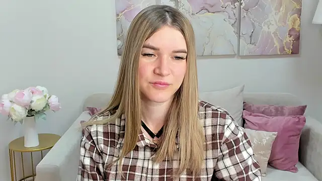 RoxyReignn online show from 19, 6, 2026