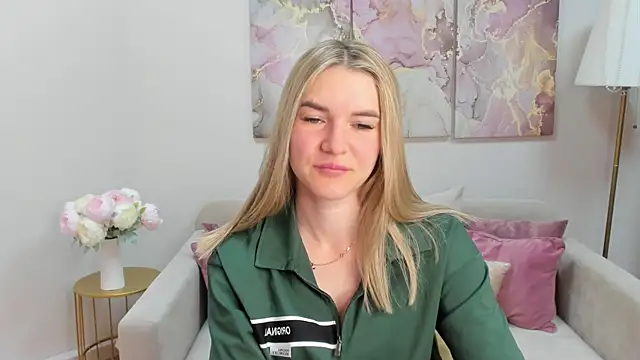RoxyReignn online show from 7, 7, 2026
