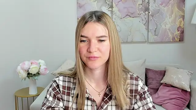 RoxyReignn online show from 8, 6, 2026