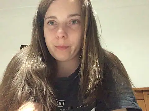 Maisie 01 online show from 27, 5, 2026