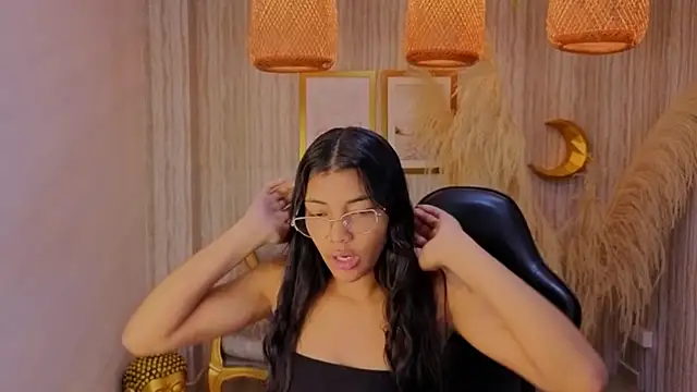valentina gomez s online show from 4, 7, 2026