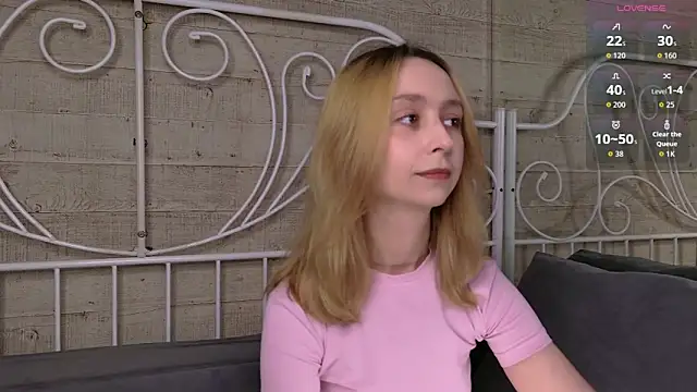 Snapshot of RachelVacsler chatting on 9, 6, 2026 RachelVacsler online show from 9, 6, 2026