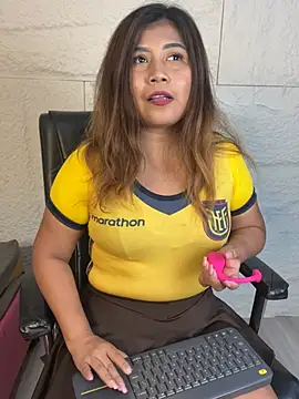 LyraMilano online show from 30, 6, 2026