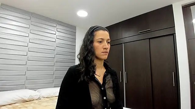 XimenaRose online show from 28, 6, 2026