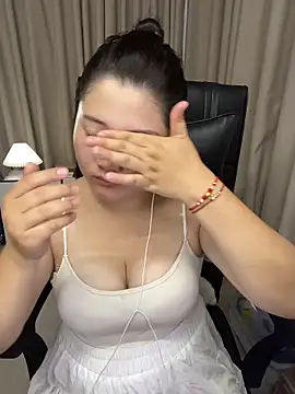 Snapshot of Luckysisi-s chatting on 14, 6, 2026 Luckysisi-s online show from 14, 6, 2026
