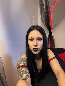 Snapshot of LivKristine chatting on 25, 6, 2026 LivKristine online show from 25, 6, 2026