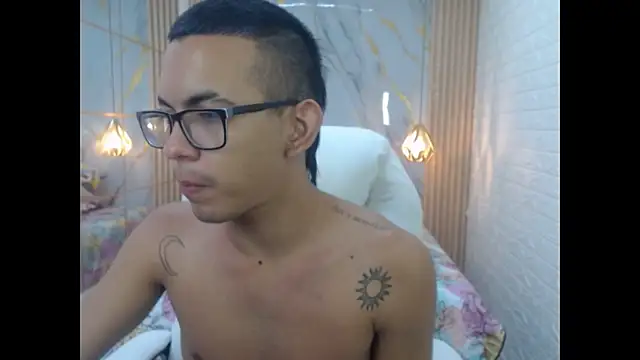 Snapshot of maximiliano_hotdevil chatting on 26, 5, 2026 maximiliano hotdevil online show from 26, 5, 2026