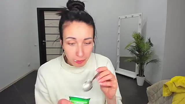 BouncySweety online show from 17, 3, 2025