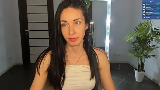 BouncySweety online show from 2, 1, 2025