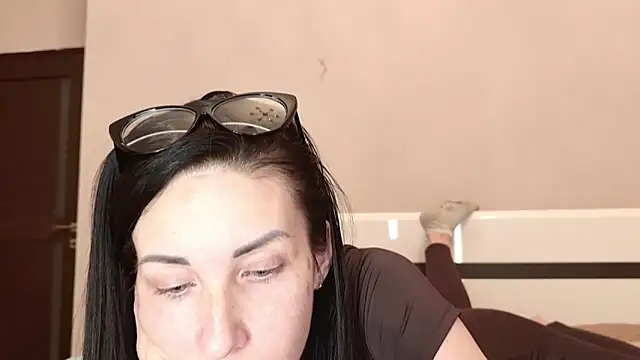 BouncySweety online show from 13, 12, 2025