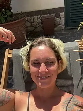 Sofia beee online show from 25, 5, 2026