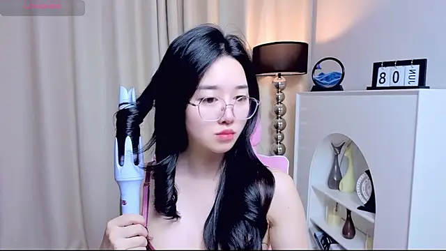 Snapshot of miuu6868 chatting on 9, 6, 2026 miuu6868 online show from 9, 6, 2026